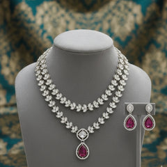 Exquisite Gold and Emerald Jewelry Set